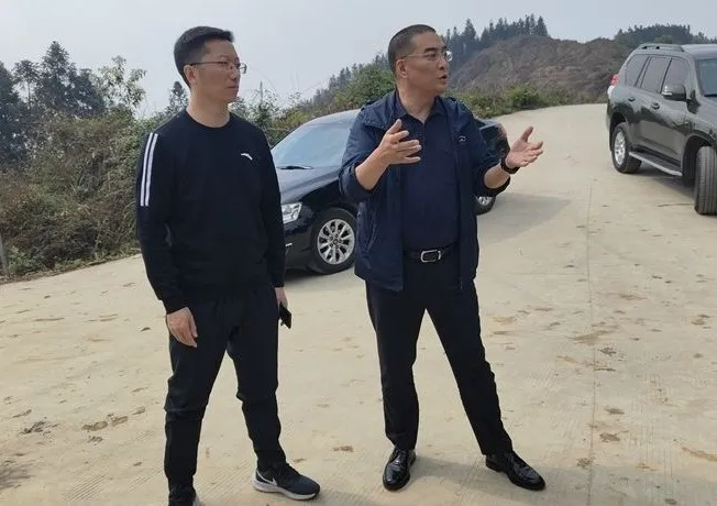 【區(qū)縣長抓環(huán)?！繛o縣縣長曹陽：建立長效治理機(jī)制，確保河長制各項(xiàng)工作落地落實(shí)